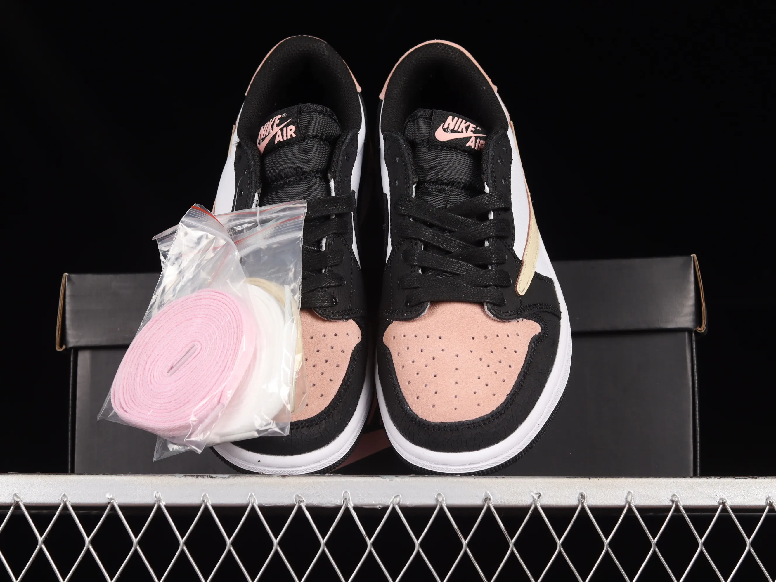 All Categories Air Jordan Jordan Series Basketball Shoes Air Jordan 1 Low Travis Scott x Air Jordan 1 AJ1 Joe 1 Overhead Low Basketball Shoes CQ4277-995